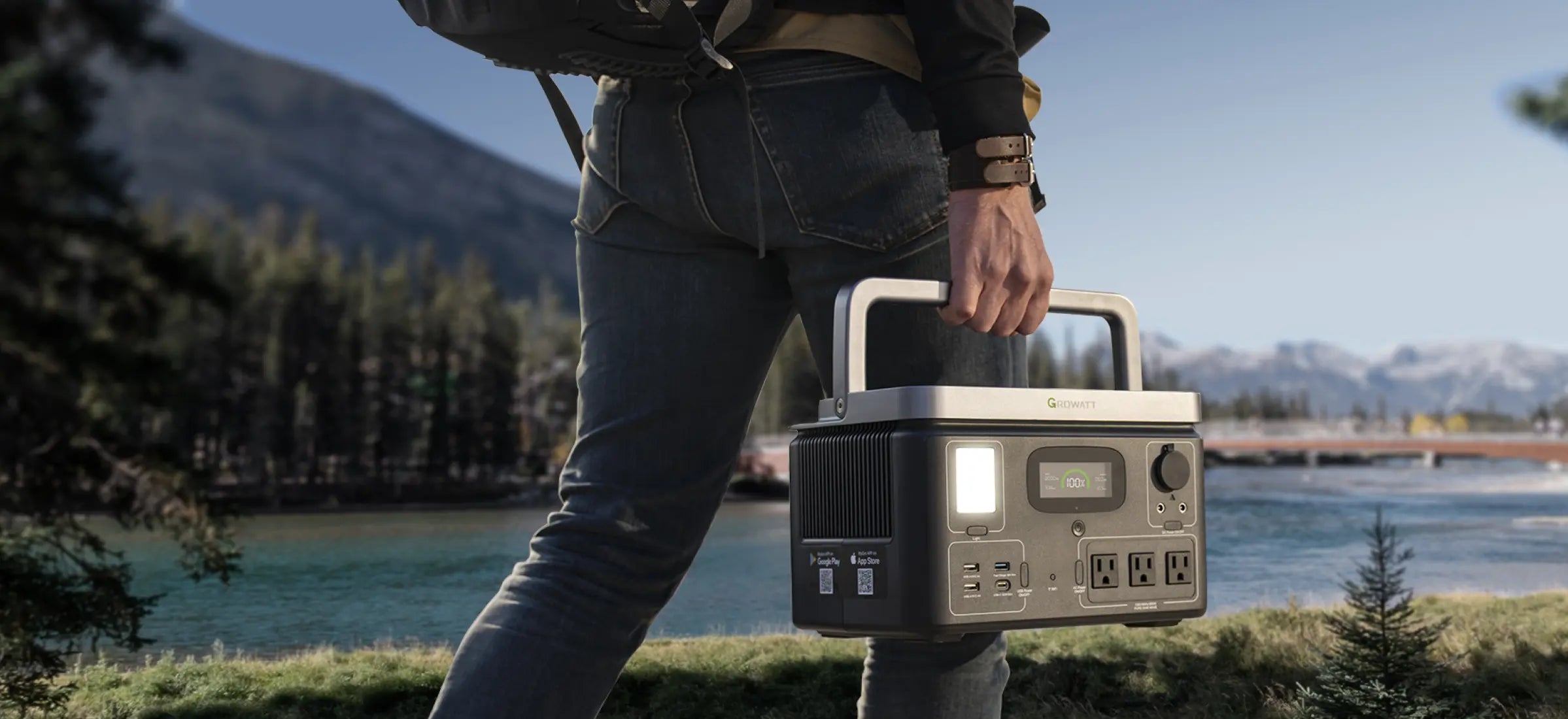 a man easily carry a Portable power station