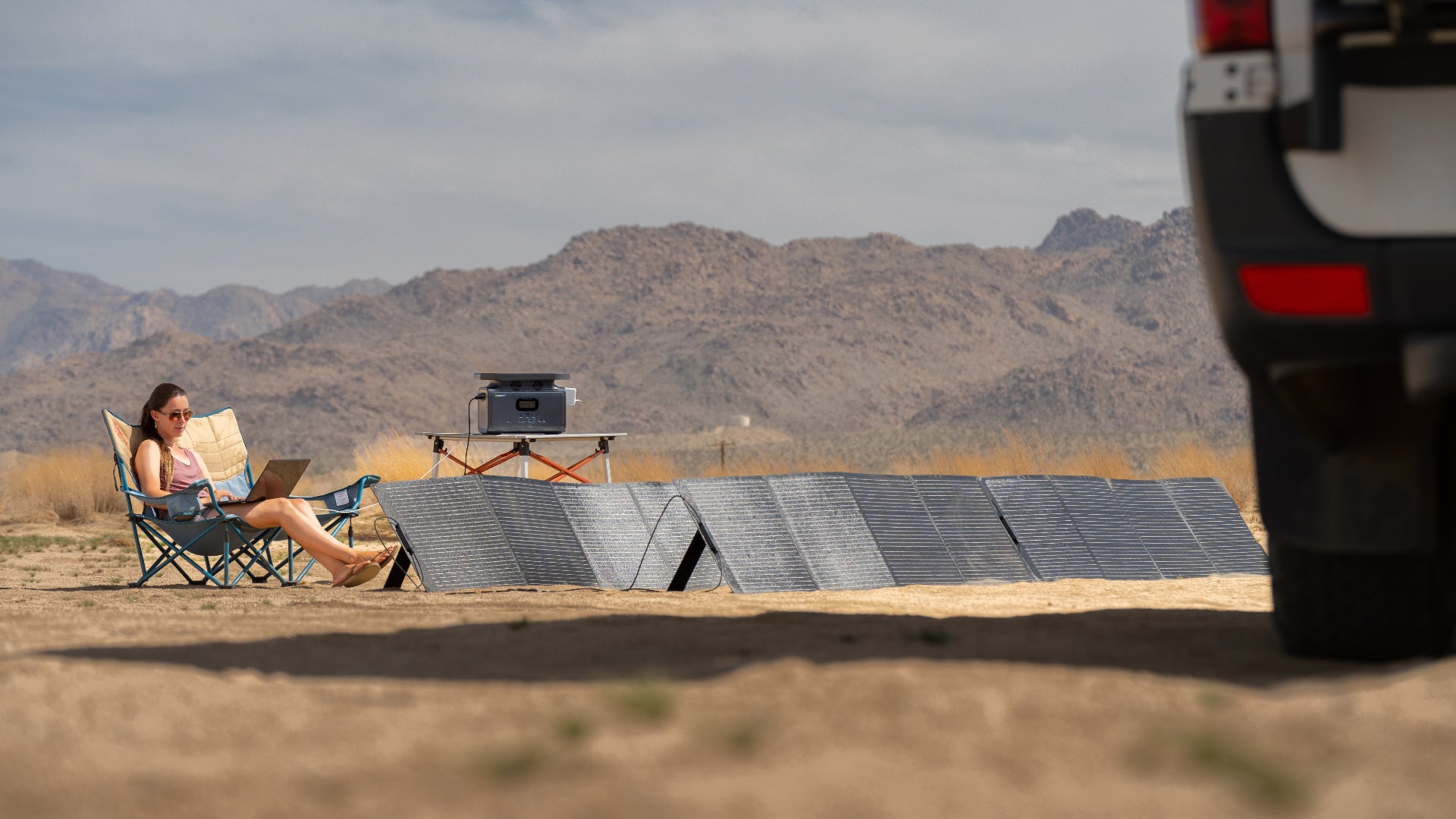 Solar Powered Outdoor Outlet - Growatt